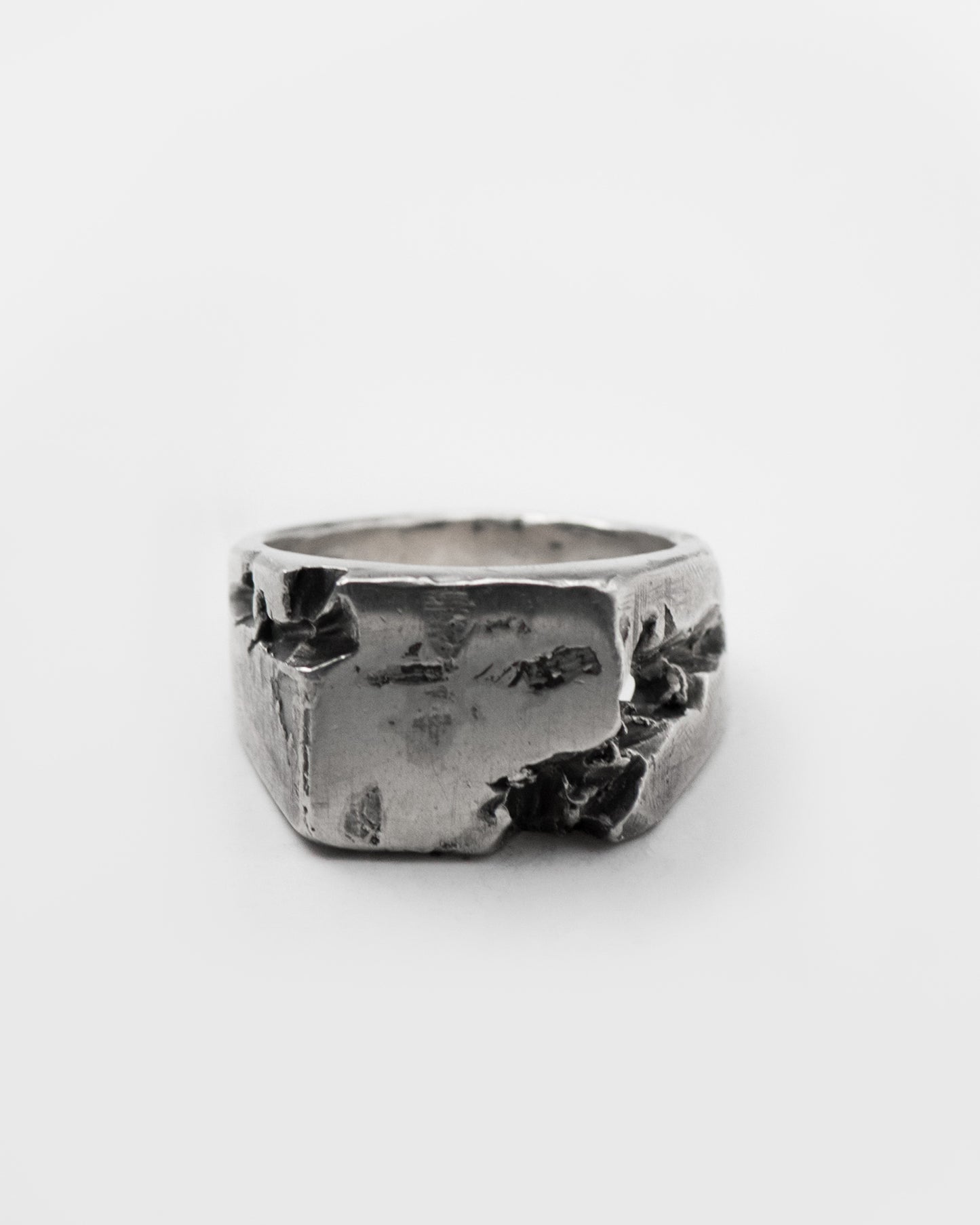 echoforg-chasm-square-signet-ring