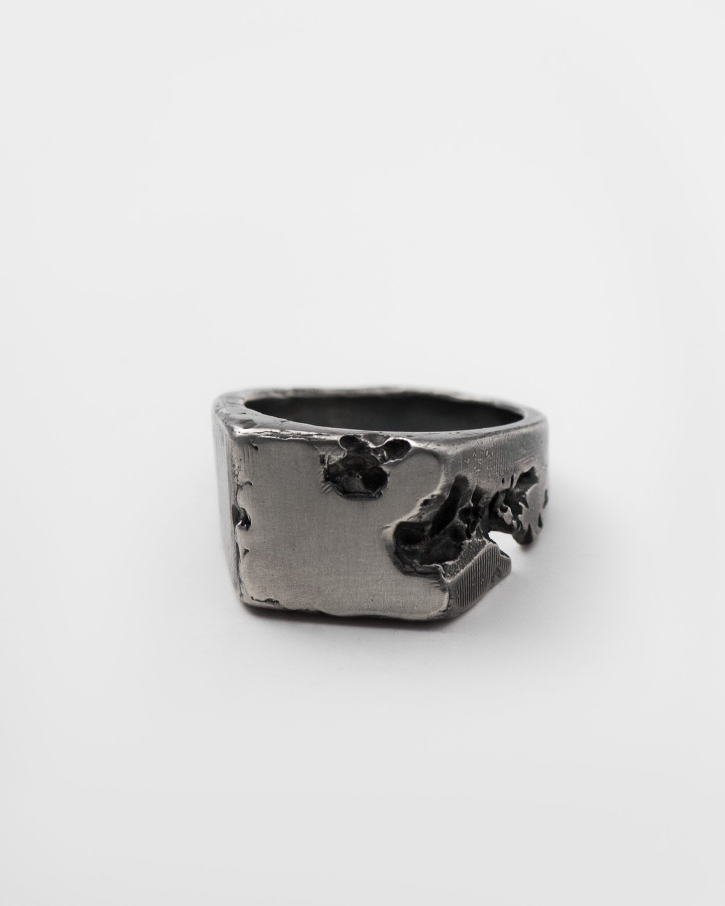 echoforg-facet-square-signet-ring