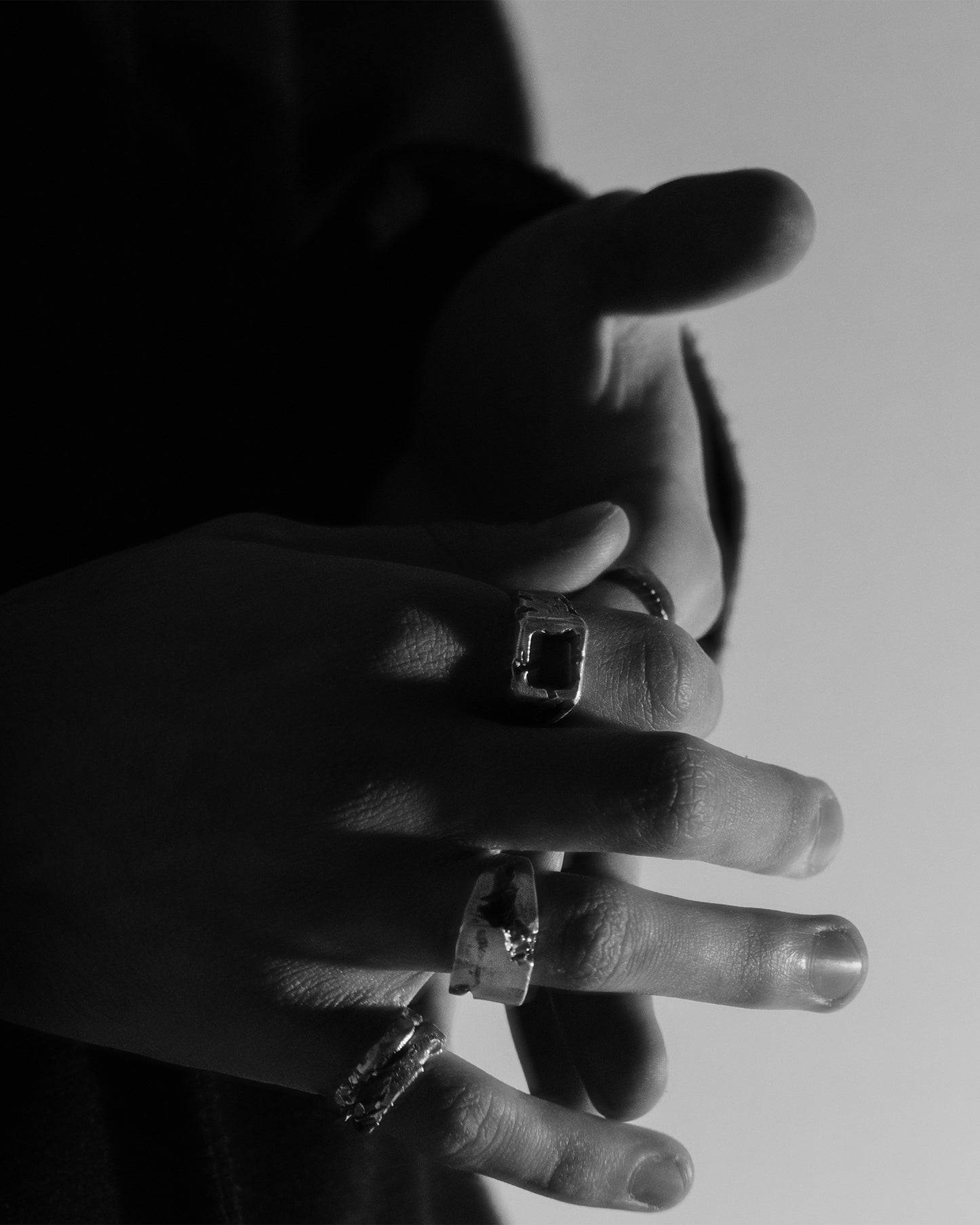 echoforg-chasm-square-signet-ring