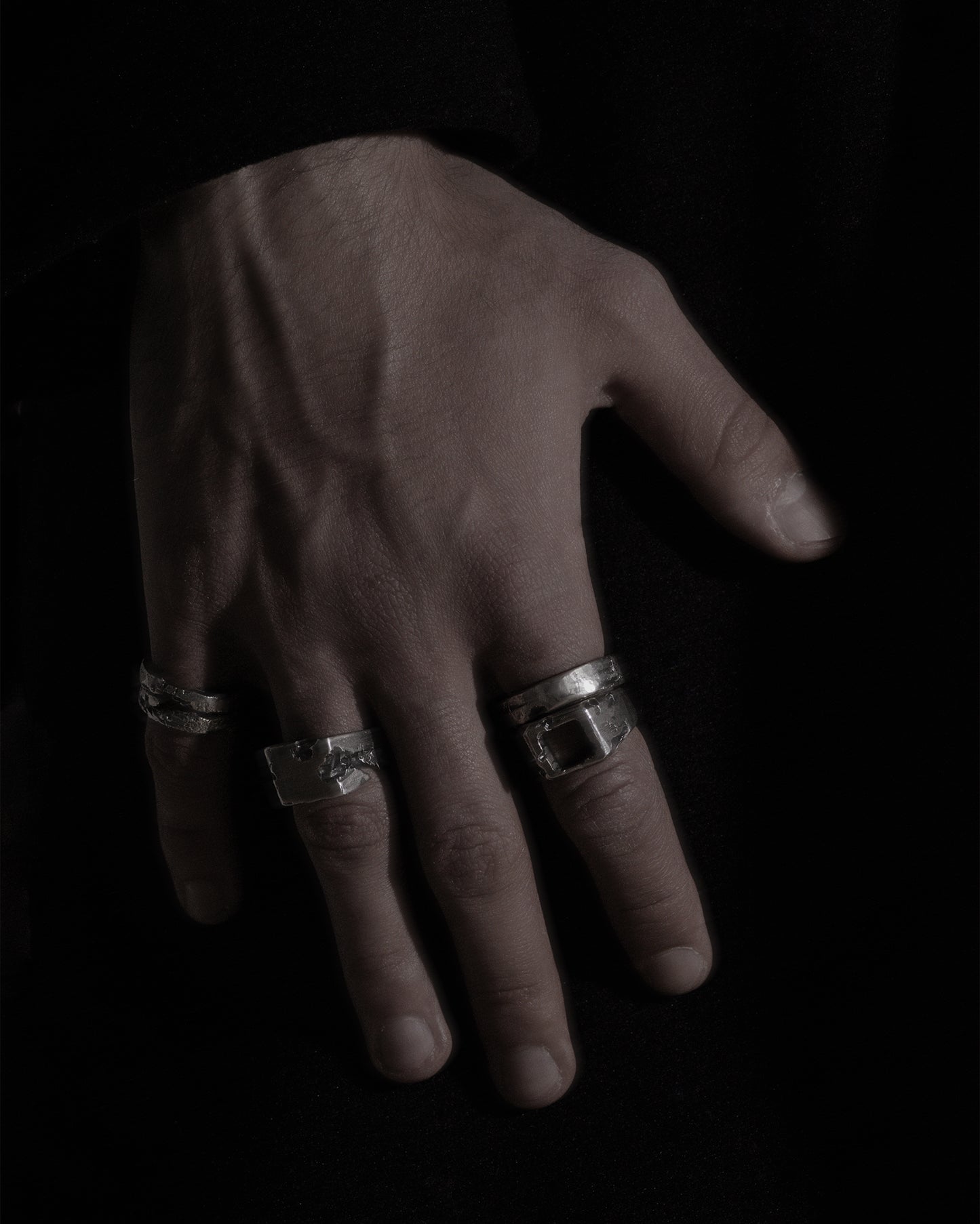echoforg-carved-square-signet-ring