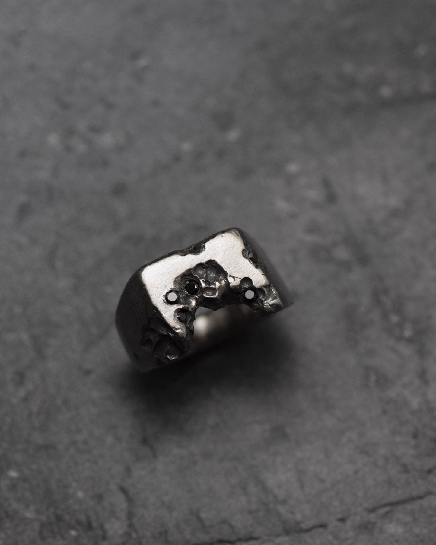 echoforg-rhod-dia-signet-ring