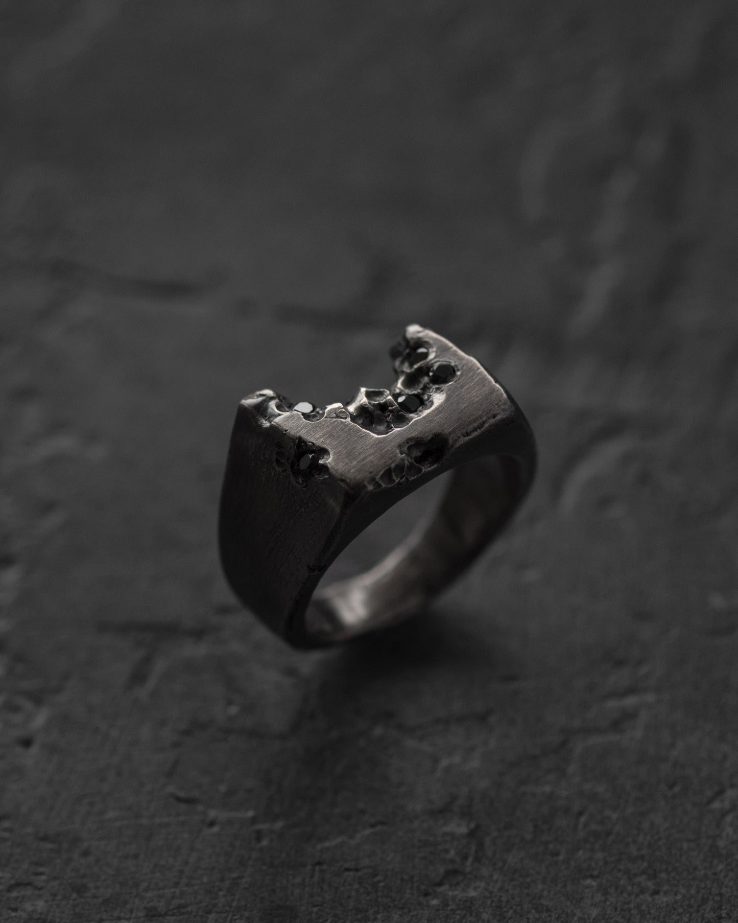 echoforg-rhod-dia-signet-ring