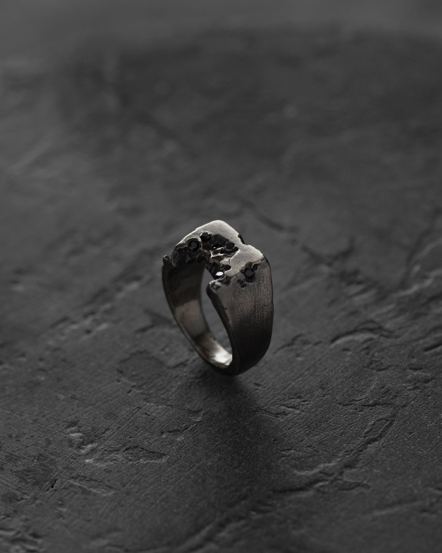 echoforg-rhod-dia-signet-ring