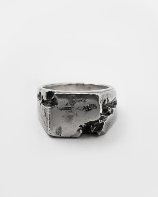 echoforg-chasm-square-signet-ring